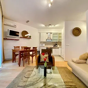 Downtown Vibe-kiraly Ii Apts W Private Balcony Budapest